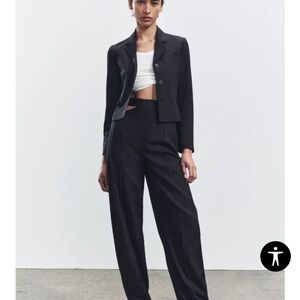 Zara Set -FITTED SHORT WOOL BLEND JACKET ZW COLLECTION WITH PANTS. Size XL